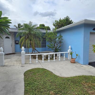 4141 Nw 48 Th Ave, Lauderdale Lakes, FL 33319