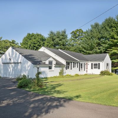 42 Horse Shoe Ln, Lakeville, CT 06039