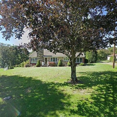 420 Saxonburg Rd, Butler, PA 16002