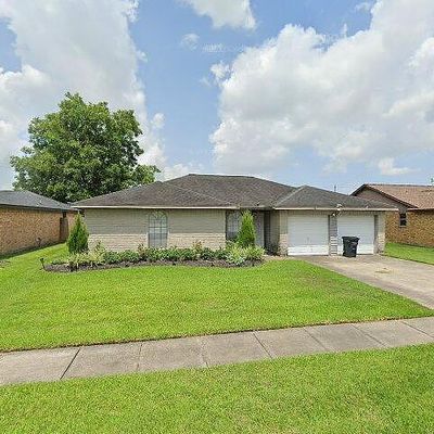 3626 Maplewood Dr, La Porte, TX 77571