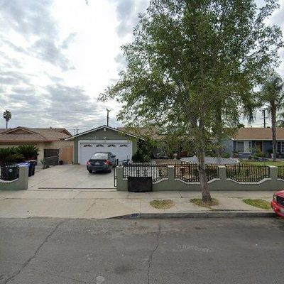 367 E King St, Rialto, CA 92376