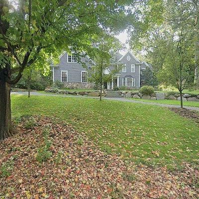 369 Annette Ct, Wyckoff, NJ 07481