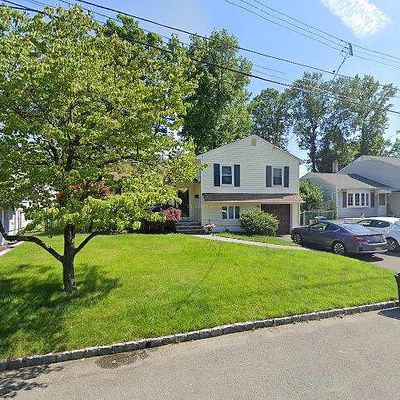 37 Brasser Ln, Kenilworth, NJ 07033