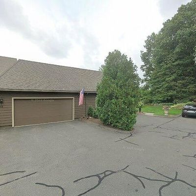 37 Saddle Rdg, Bloomfield, CT 06002