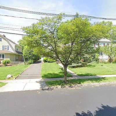 37 Undercliff Rd, Millburn, NJ 07041