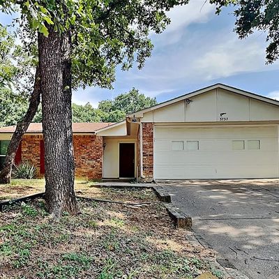 3737 Hackberry Ln, Bedford, TX 76021