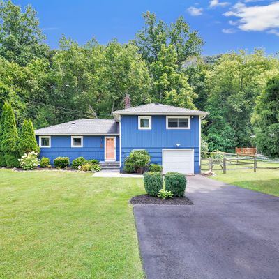 38 Winding Ln, Norwalk, CT 06851