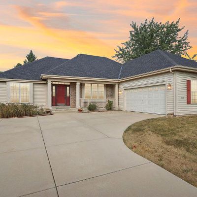 3838 E Stargrass Ln, Oak Creek, WI 53154