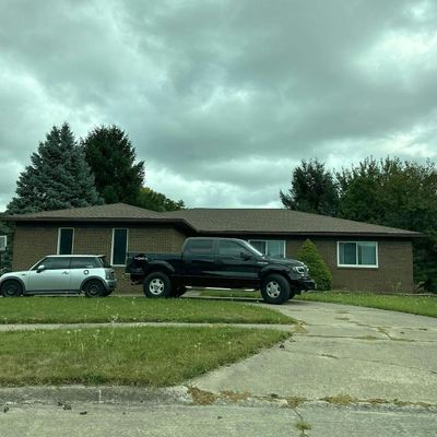 38705 Gainsborough Dr, Clinton Township, MI 48038