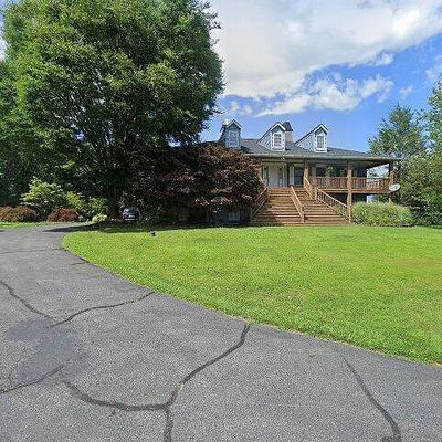 45 Woodshire Dr, Easton, PA 18042