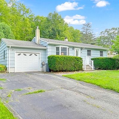 46 Elm St, Hewitt, NJ 07421