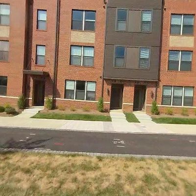 47 Silverway Dr #44, Herndon, VA 20170