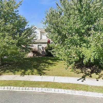 47 Sunflower Cir, Burlington, NJ 08016