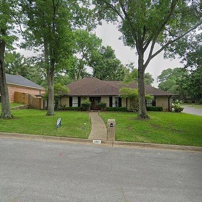 4901 Pine Knoll St, Tyler, TX 75703