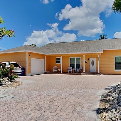 421 Connecticut St, Fort Myers Beach, FL 33931