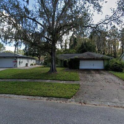 4222 Autumn Leaves Dr, Tampa, FL 33624