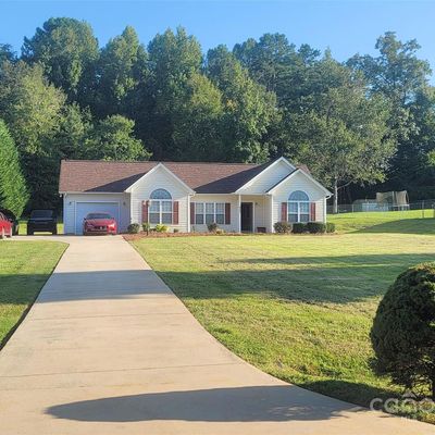 426 Summer Ridge Rd, Stanley, NC 28164