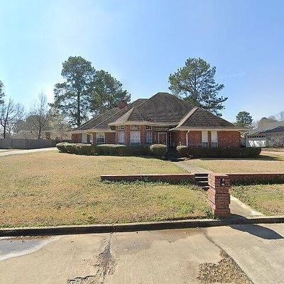 426 Whippoorwill Ln, Wake Village, TX 75501