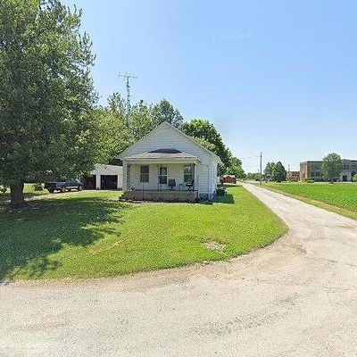 433 Monroe St, Nokomis, IL 62075