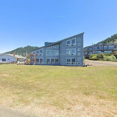 435 Shellmidden Way, Yachats, OR 97498