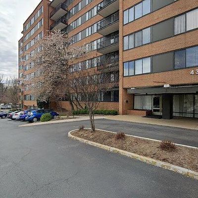 4390 Lorcom Ln, Arlington, VA 22207