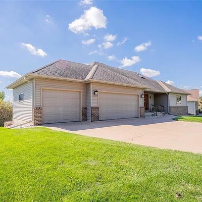 4417 S Oakwood Hills Pkwy, Eau Claire, WI 54701