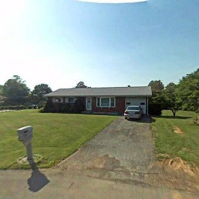 4441 South Dr, Allentown, PA 18103