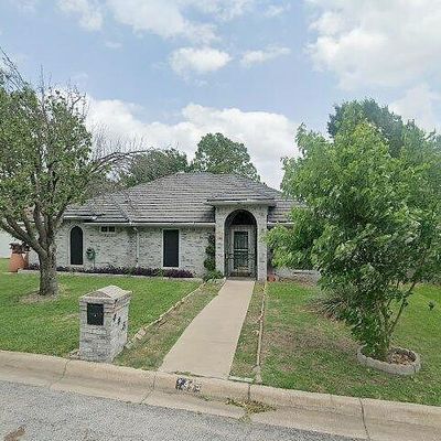 445 Dove Ln, Fort Worth, TX 76108