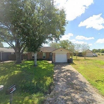 5219 3 Rd St, Danbury, TX 77534