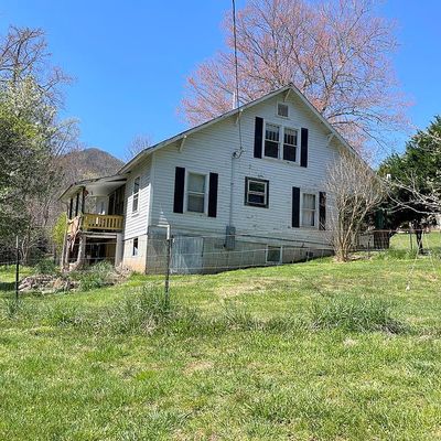 524 Welch Rd, Franklin, NC 28734