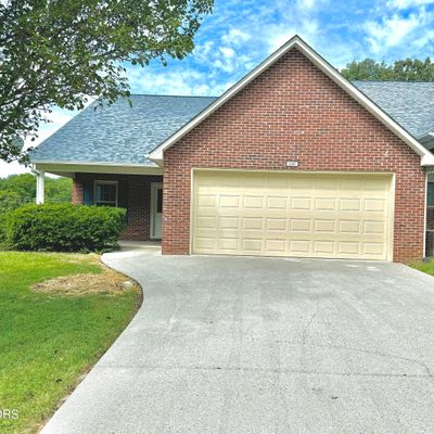 5267 Avery Woods Ln, Knoxville, TN 37921