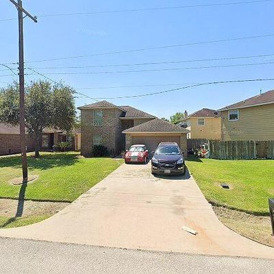 5321 Grapevine St, Houston, TX 77045