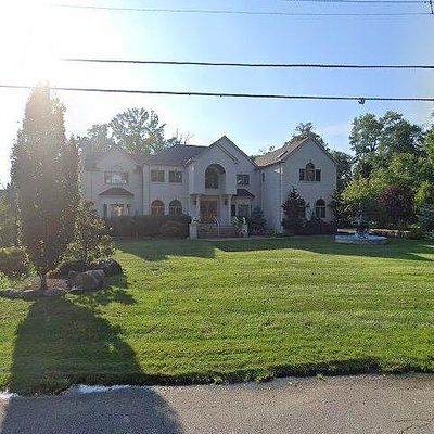 54 Stafford Rd, Colonia, NJ 07067