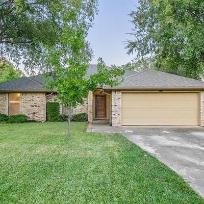 5401 Oak Branch Dr, Arlington, TX 76016