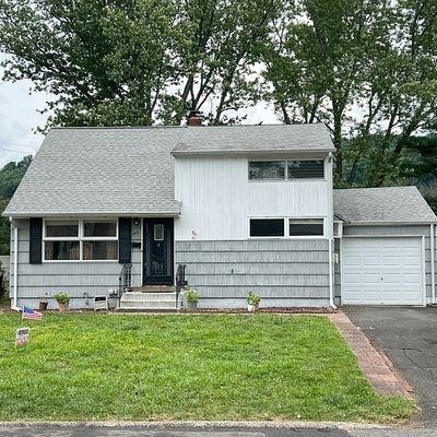 542 Warfield Rd, North Plainfield, NJ 07063