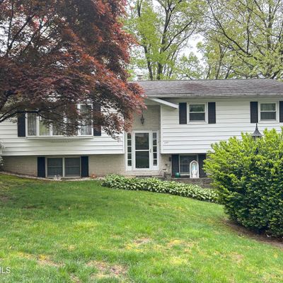 543 Balsam St, Coal Township, PA 17866