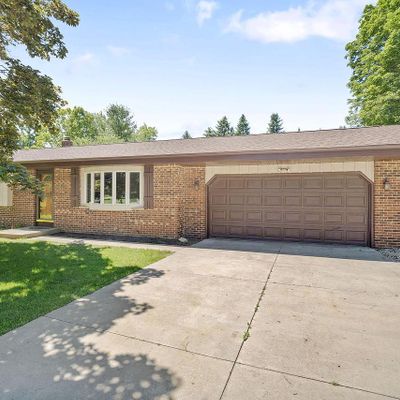 5437 Meadow View Ct, Slinger, WI 53086