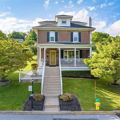 5443 Hillside Ave, Whitehall, PA 18052