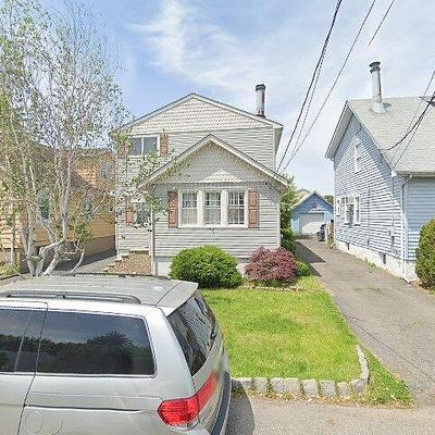 55 Woodward St, Saddle Brook, NJ 07663