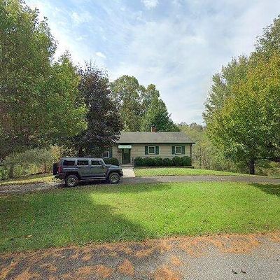 550 Dogwood Dr, Hillsville, VA 24343