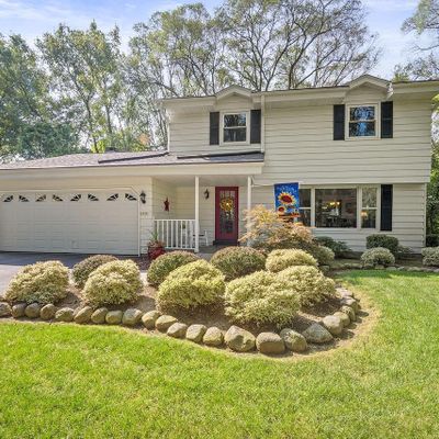 5523 W Cairdel Ln, Mequon, WI 53092