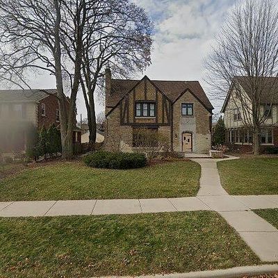 5525 N Berkeley Blvd, Milwaukee, WI 53217