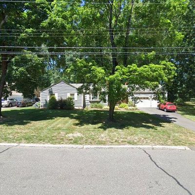 56 Robin Rd, Windsor, CT 06095