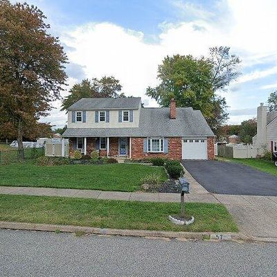 57 Tanglewood Dr, Langhorne, PA 19047