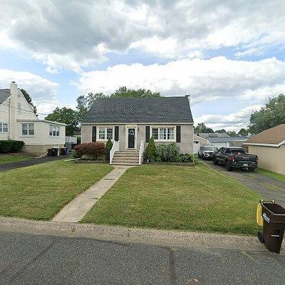 5 Walnut St, Richlandtown, PA 18955