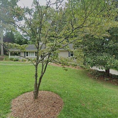 5 Woodcrest Rd, Asheville, NC 28804