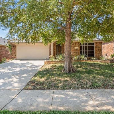 504 Grayson Ln, Lake Dallas, TX 75065