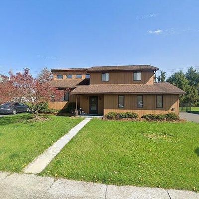 51 Madison Ln, Whitehall, PA 18052