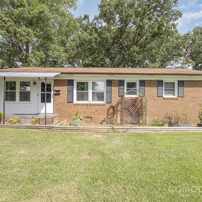 514 Hand Cir, Lowell, NC 28098