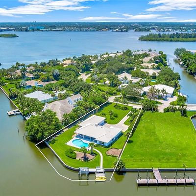 518 River Dr, Vero Beach, FL 32963